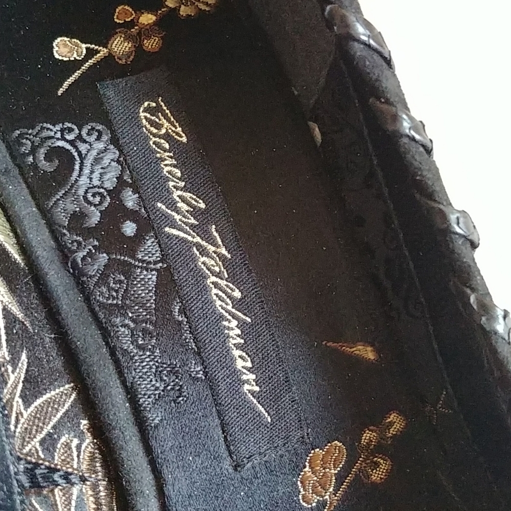 Beverley Feldman Shoes - Picture 2 of 4